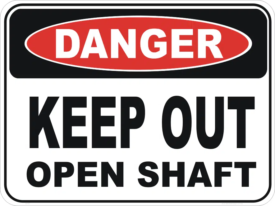 Keep out Open Shaft sign   D10107