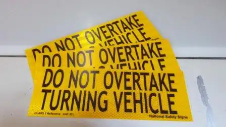 Do Not Overtake Turning Vehicle plate. Rear Marker Plates class 400 - CAT31L