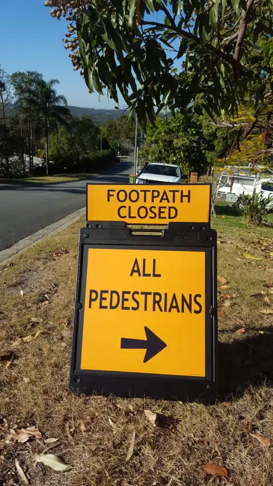 Plasticade SimpoSquare Sign Stand