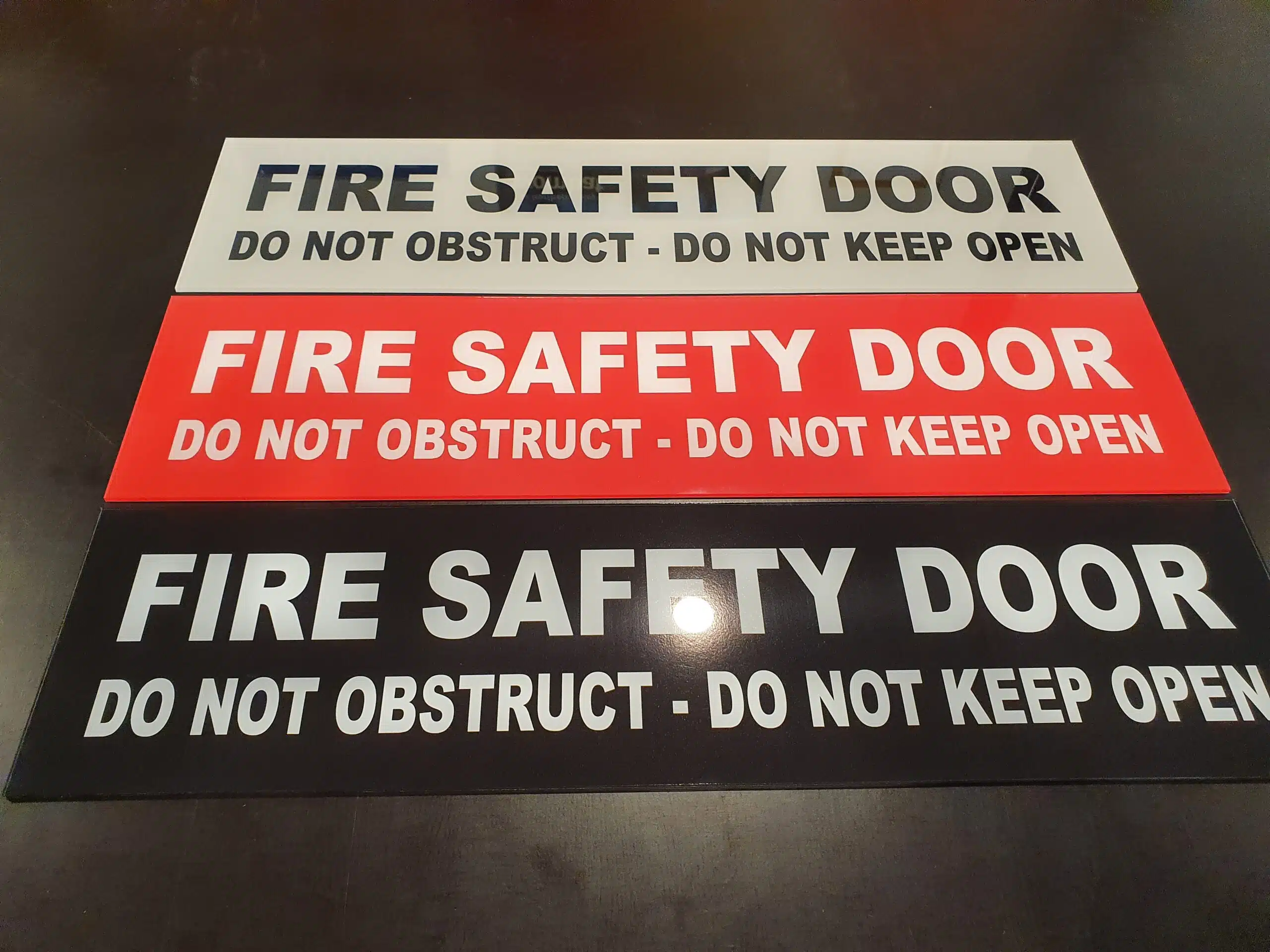 Fire Safety Door Notice    F14132