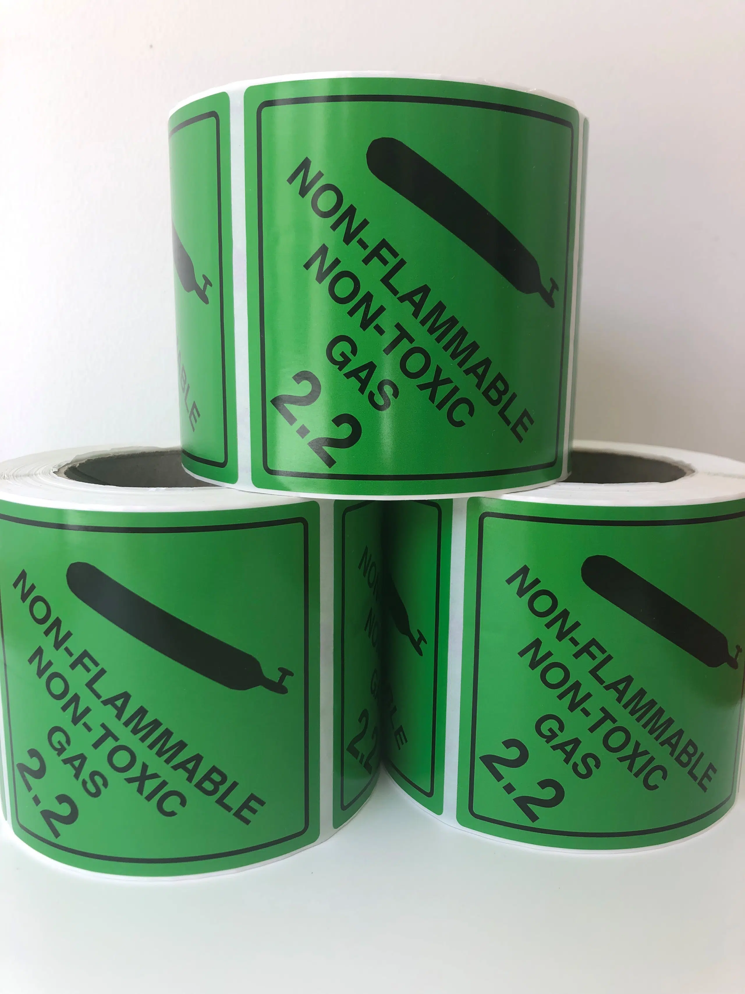 Non Flammable Non Toxic Gas 2.2 - 500 labels per roll H15184