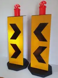 Chevron Bollard sign B3201